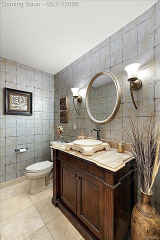 33891 Yorkridge Street, Farmington Hills, MI 48331