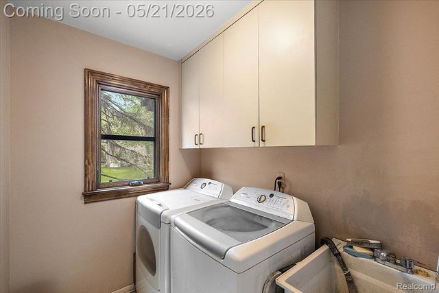 33891 Yorkridge Street, Farmington Hills, MI 48331