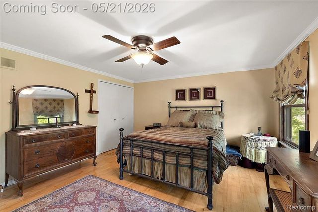 33891 Yorkridge Street, Farmington Hills, MI 48331