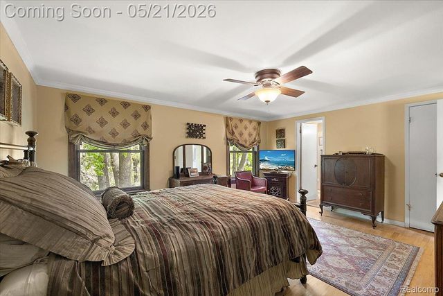 33891 Yorkridge Street, Farmington Hills, MI 48331