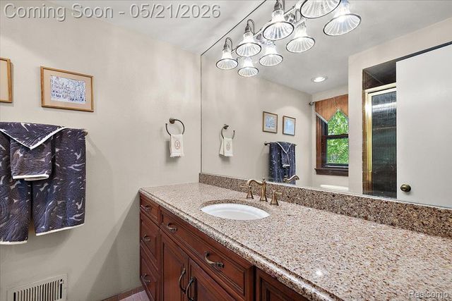 33891 Yorkridge Street, Farmington Hills, MI 48331