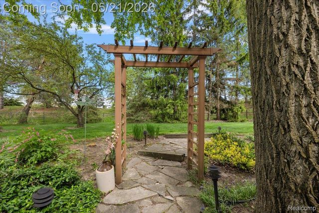 33891 Yorkridge Street, Farmington Hills, MI 48331
