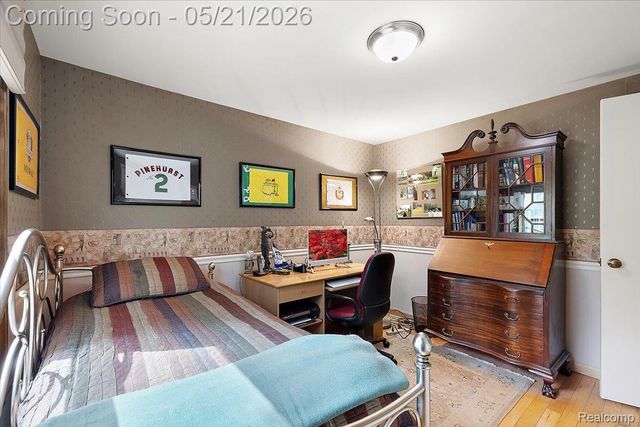 33891 Yorkridge Street, Farmington Hills, MI 48331