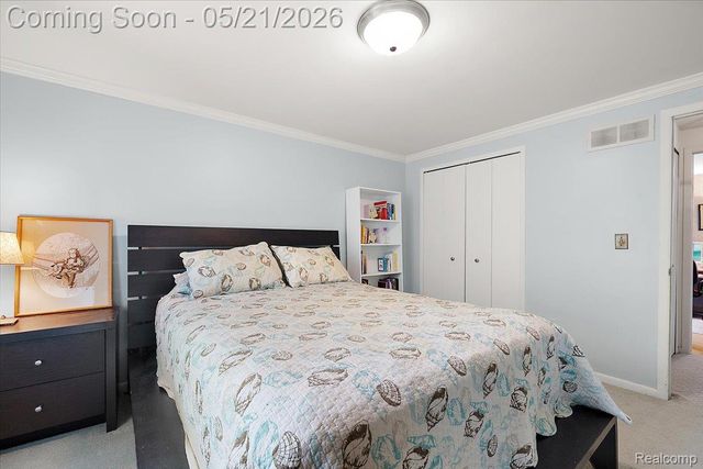 33891 Yorkridge Street, Farmington Hills, MI 48331
