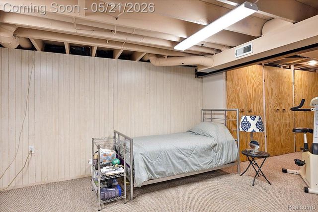 33891 Yorkridge Street, Farmington Hills, MI 48331