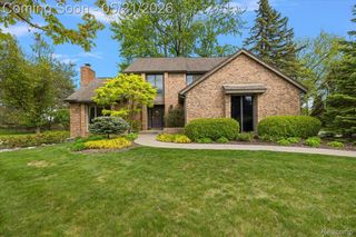 33891 Yorkridge Street, Farmington Hills, MI 48331