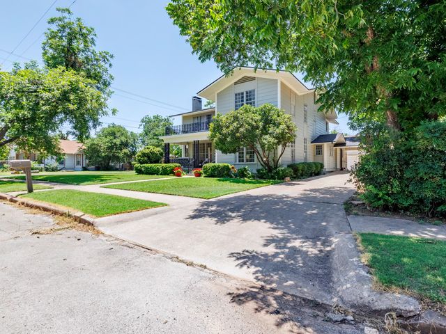 201 N Blanco, Coleman, TX 76834