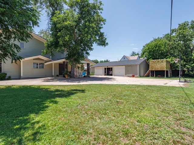 201 N Blanco, Coleman, TX 76834