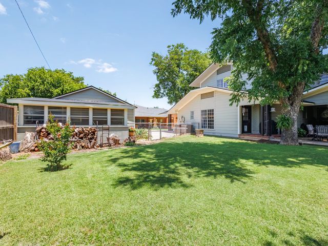 201 N Blanco, Coleman, TX 76834