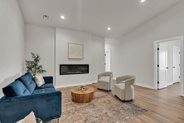 112 N Gowen St, Goddard, KS 67052