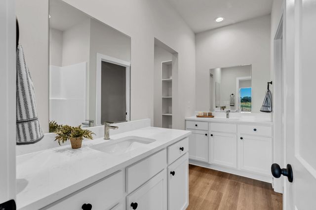 112 N Gowen St, Goddard, KS 67052