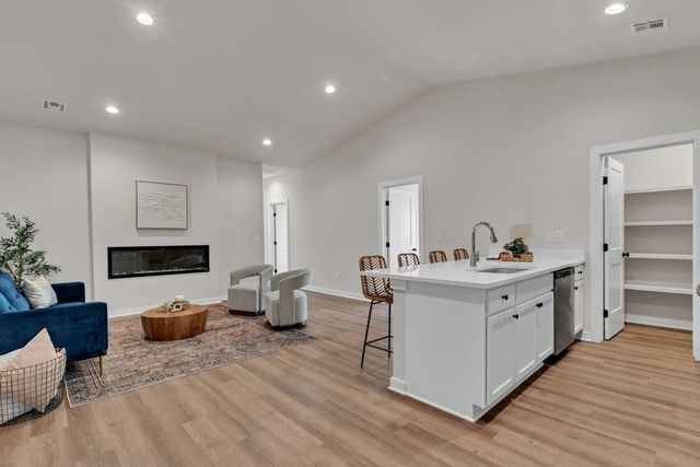 112 N Gowen St, Goddard, KS 67052