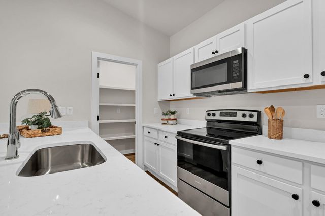 112 N Gowen St, Goddard, KS 67052