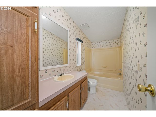 2370 CAPE MEARES Loop, Tillamook, OR 97141