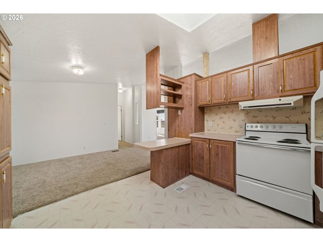 2370 CAPE MEARES Loop, Tillamook, OR 97141