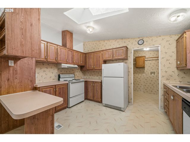 2370 CAPE MEARES Loop, Tillamook, OR 97141