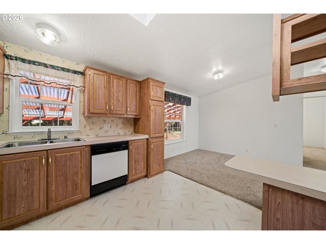 2370 CAPE MEARES Loop, Tillamook, OR 97141