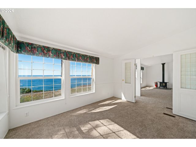 2370 CAPE MEARES Loop, Tillamook, OR 97141