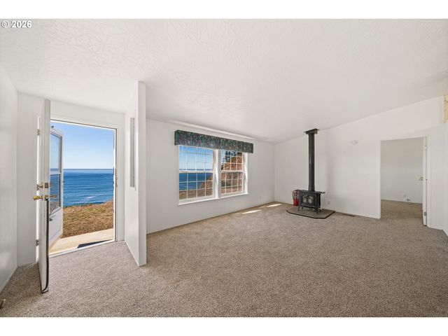 2370 CAPE MEARES Loop, Tillamook, OR 97141