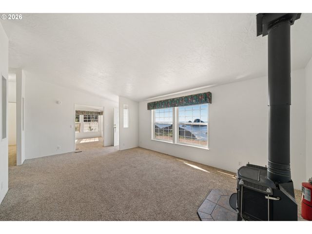 2370 CAPE MEARES Loop, Tillamook, OR 97141