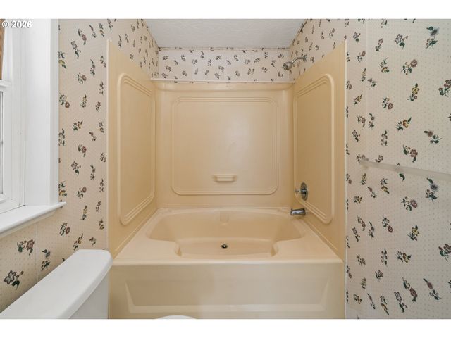 2370 CAPE MEARES Loop, Tillamook, OR 97141