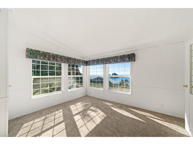 2370 CAPE MEARES Loop, Tillamook, OR 97141