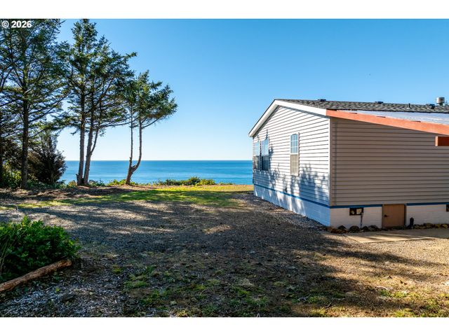 2370 CAPE MEARES Loop, Tillamook, OR 97141