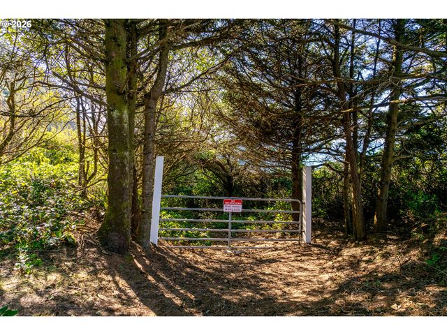 2370 CAPE MEARES Loop, Tillamook, OR 97141