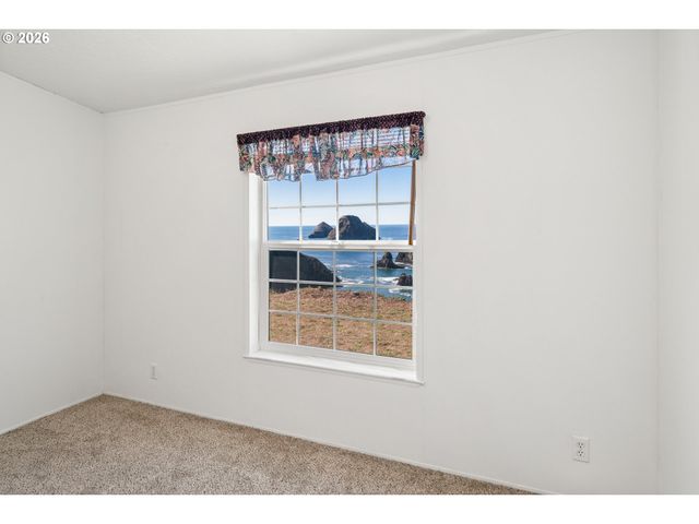 2370 CAPE MEARES Loop, Tillamook, OR 97141