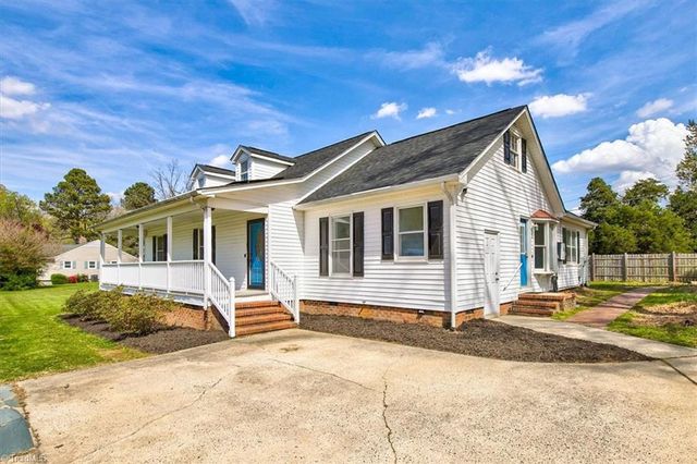 1229 Guilford College Road, Jamestown, NC 27282