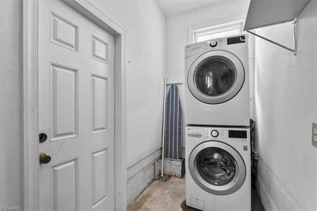 1229 Guilford College Road, Jamestown, NC 27282