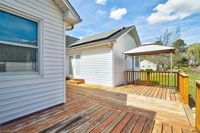 1229 Guilford College Road, Jamestown, NC 27282