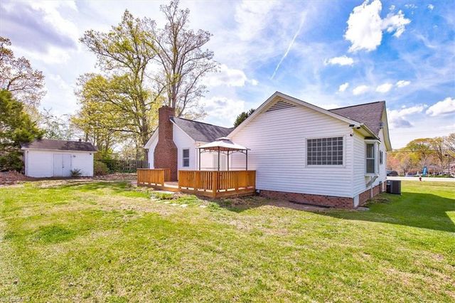 1229 Guilford College Road, Jamestown, NC 27282