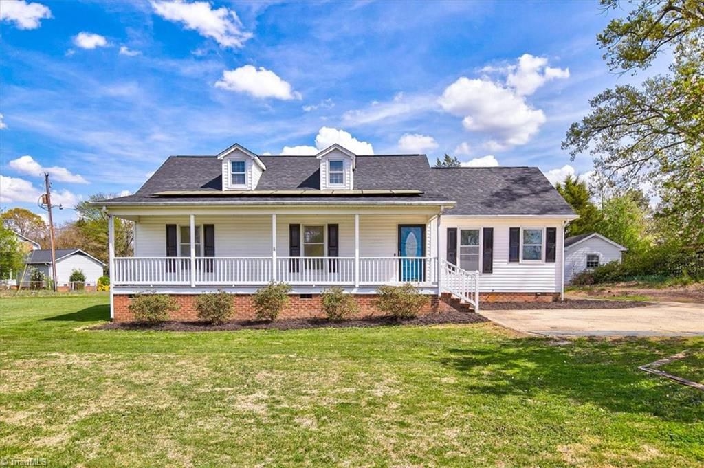 1229 Guilford College Road, Jamestown, NC 27282