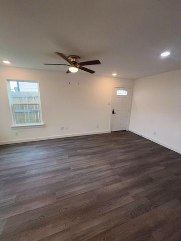 6009 Wedgefield Street B, Houston, TX 77028
