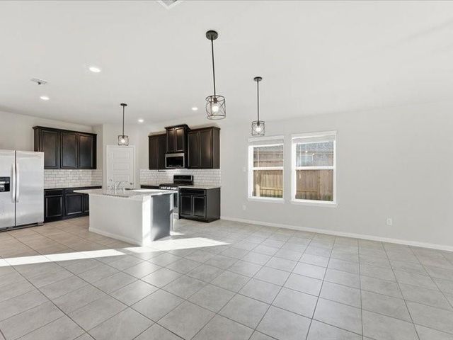 10105 Waterwall Lane, Texas City, TX 77591