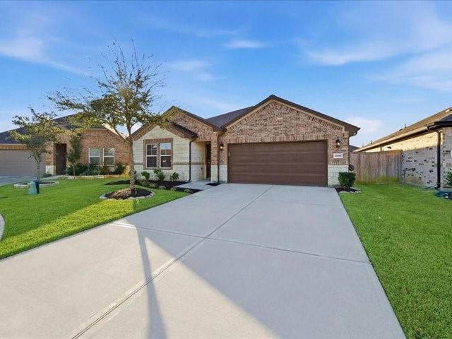 10105 Waterwall Lane, Texas City, TX 77591