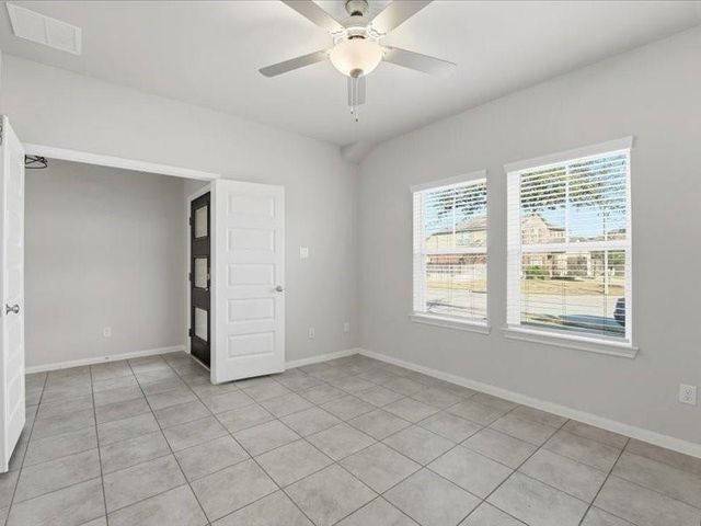 10105 Waterwall Lane, Texas City, TX 77591