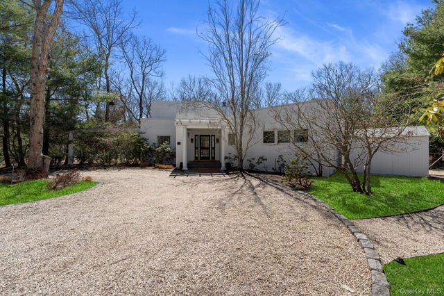 35 Ely Brook Road, East Hampton, NY 11937