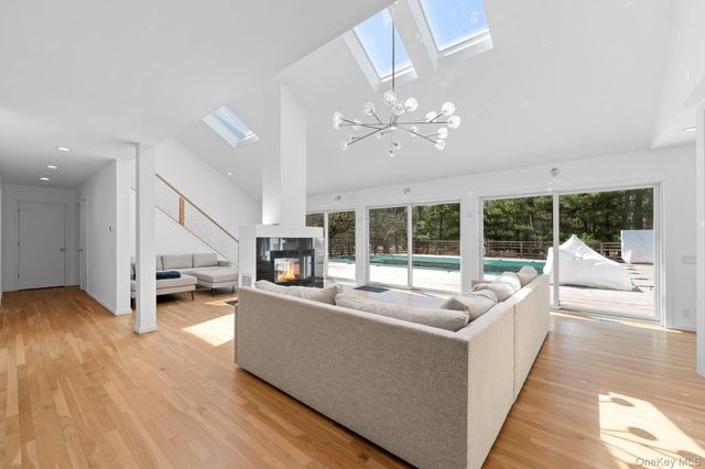 35 Ely Brook Road, East Hampton, NY 11937