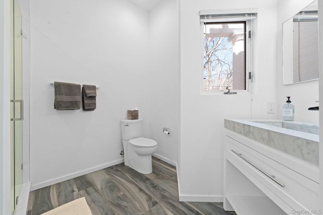 35 Ely Brook Road, East Hampton, NY 11937