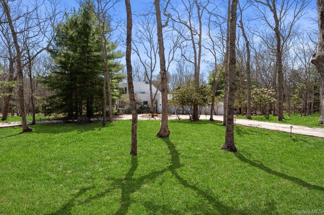 35 Ely Brook Road, East Hampton, NY 11937