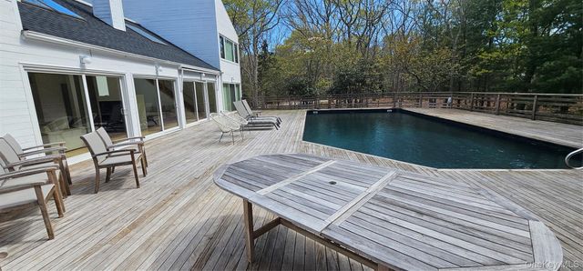 35 Ely Brook Road, East Hampton, NY 11937