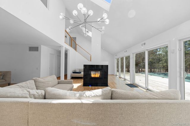 35 Ely Brook Road, East Hampton, NY 11937