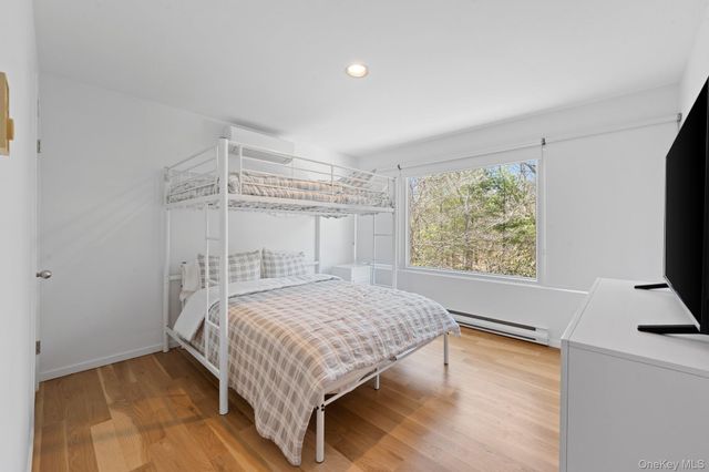 35 Ely Brook Road, East Hampton, NY 11937