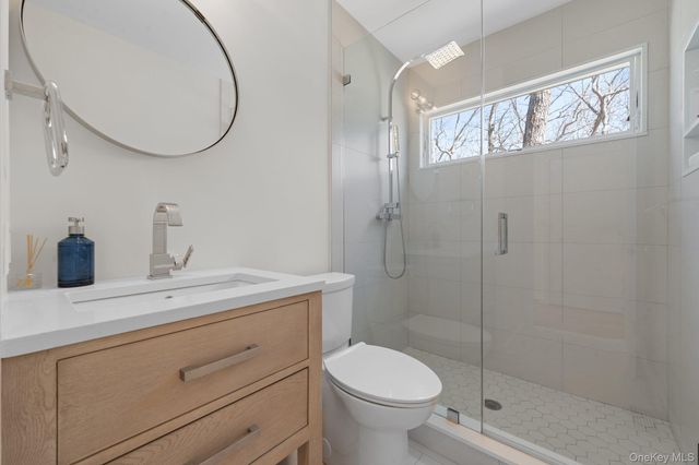 35 Ely Brook Road, East Hampton, NY 11937