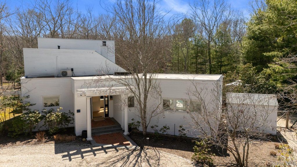 35 Ely Brook Road, East Hampton, NY 11937