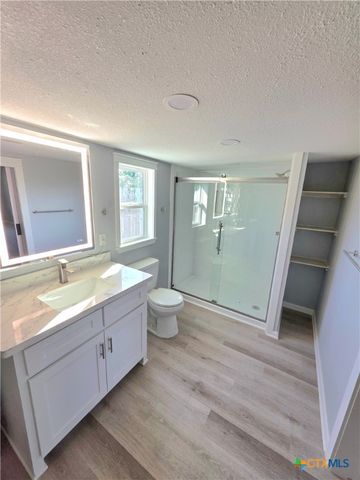 809 W Saint Louis Avenue, Seadrift, TX 77983