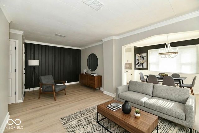 83 S 8th Avenue, Beech Grove, IN 46107