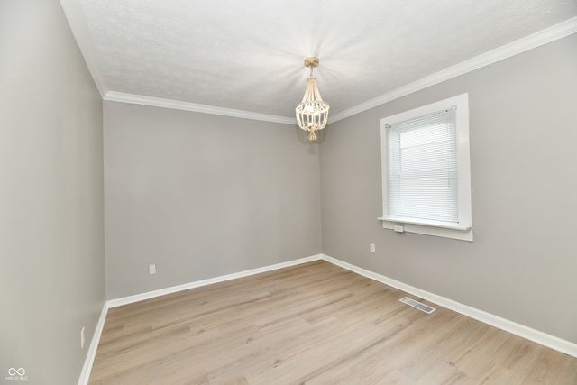 83 S 8th Avenue, Beech Grove, IN 46107